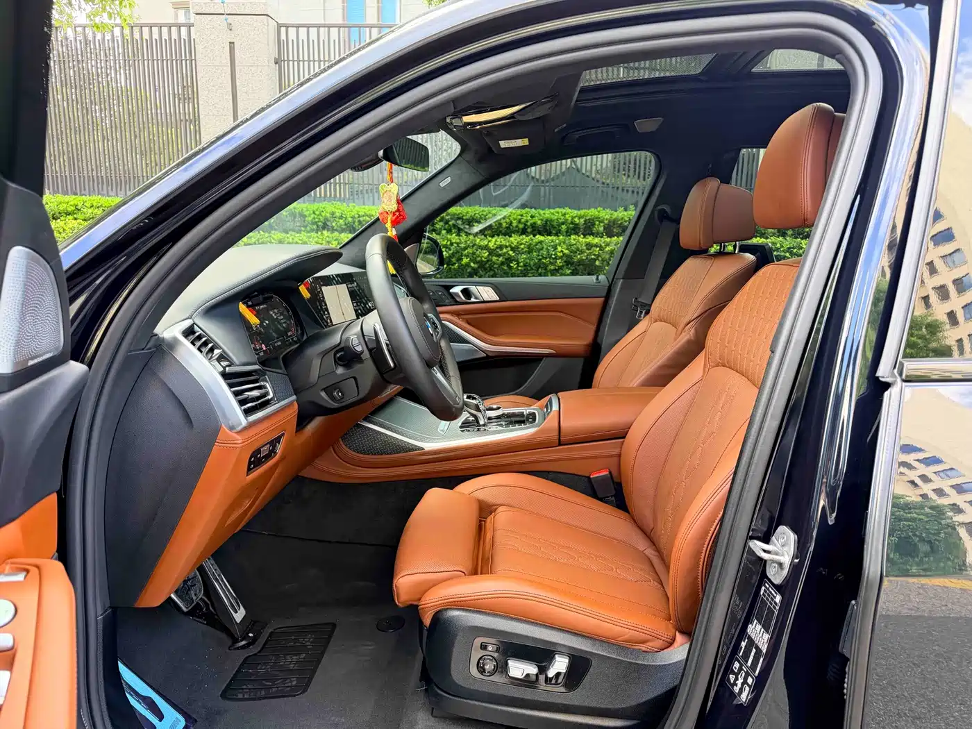 Photo 13 - BMW X7