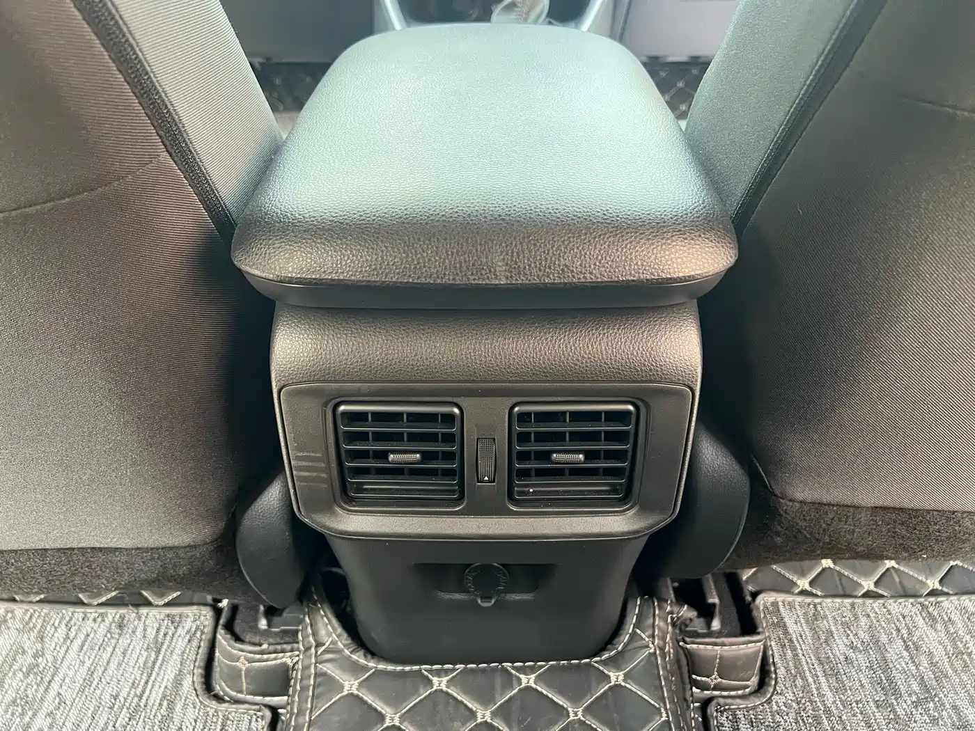 Toyota Wildlander 2024 2024 2.0L CVT FWD Leading Edition