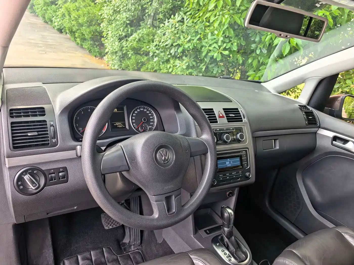 Volkswagen Touran 2013 1.4T DSG Comfort 5-seater фото 7