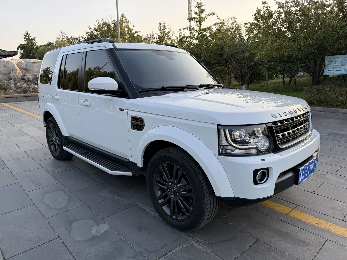 Land Rover Discovery 2015 3.0 SDV6 HSE Diesel фото 7