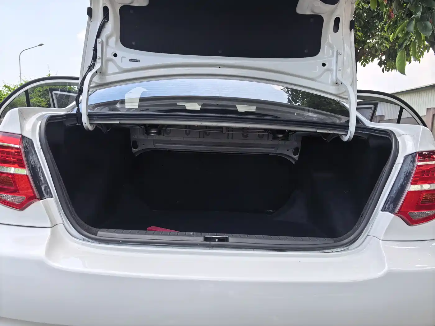 Toyota Corolla 2013 1.6L Automatic Excellence Edition фото 9