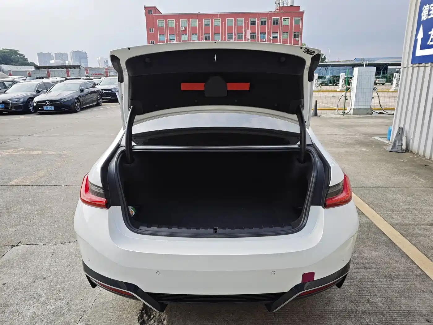 BMW i3 2024 eDrive 40 L Night Sport Package фото 8