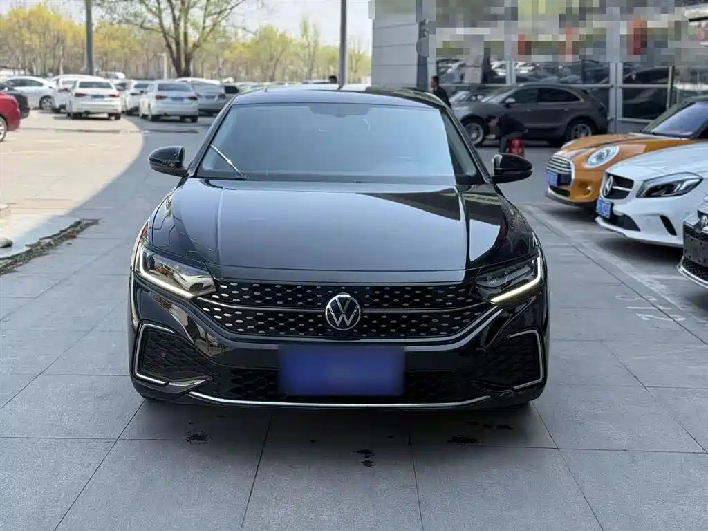 Volkswagen Passat 2022 330TSI Starlight Elite Edition фото 8
