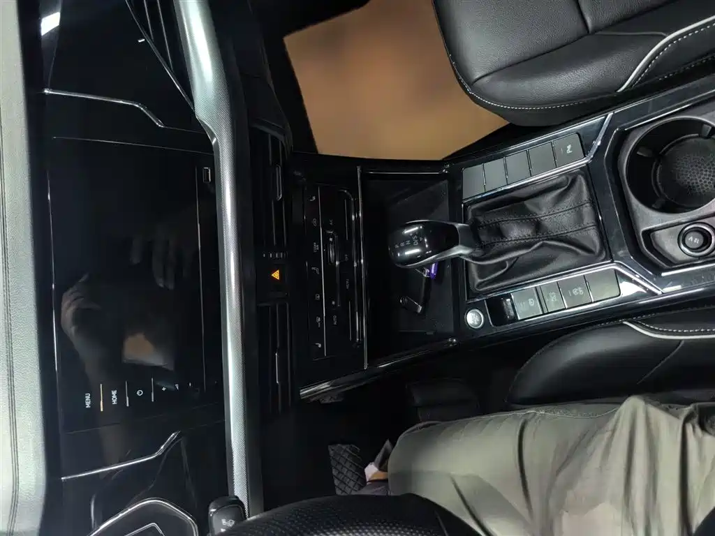 Volkswagen Passat 2022 330TSI Starlight Elite Edition фото 6