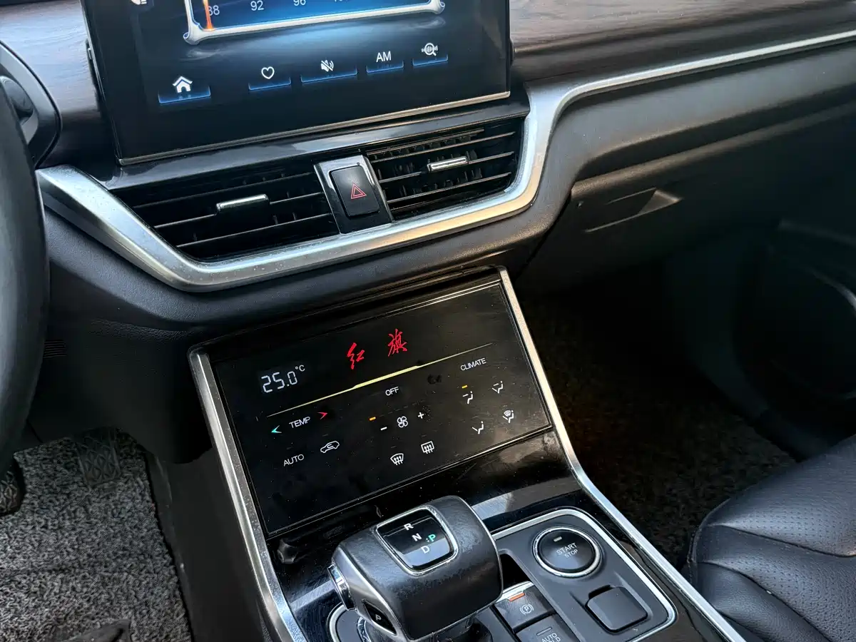 Hongqi E-HS3 2019 Smart Connection Flag Joy FWD Version фото 11