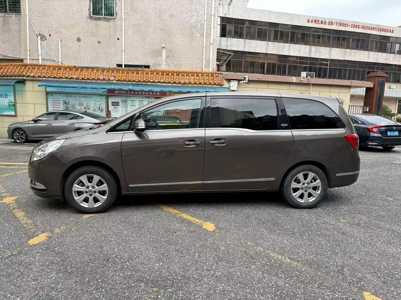 Фото 8 - Buick GL8