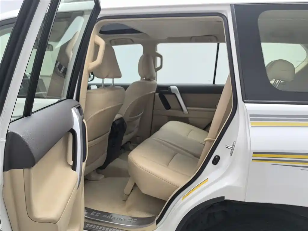 Toyota Prado 2015 2.7L Automatic Standard фото 15