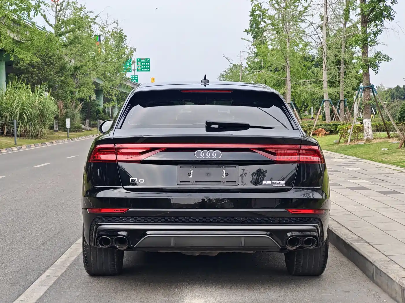 Фото 5 - Audi Q8