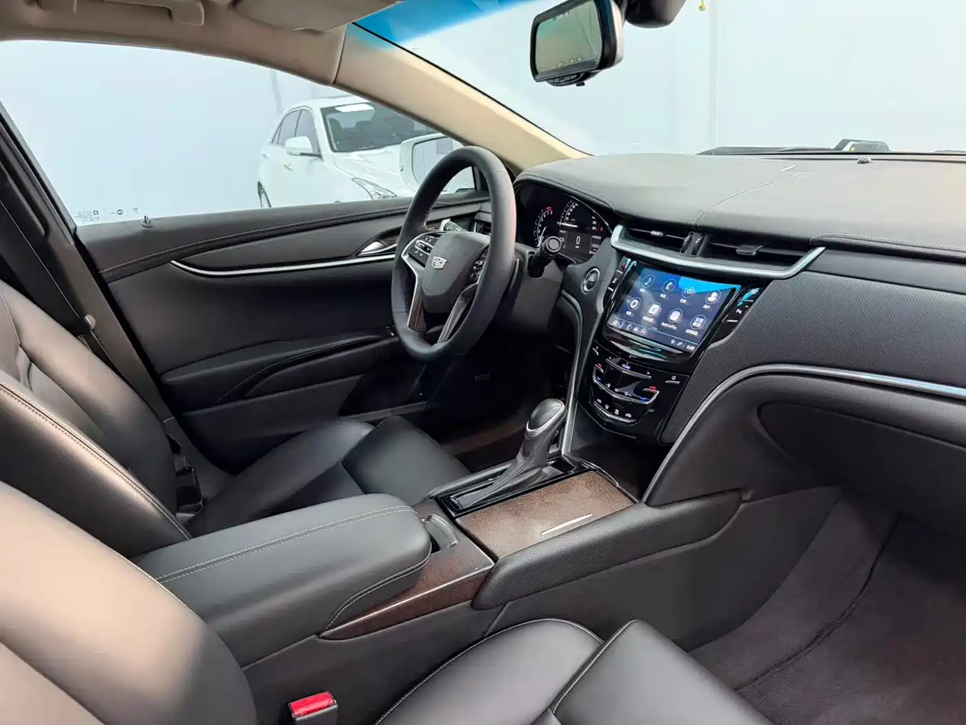 Cadillac XTS 2018 28T Technology фото 9