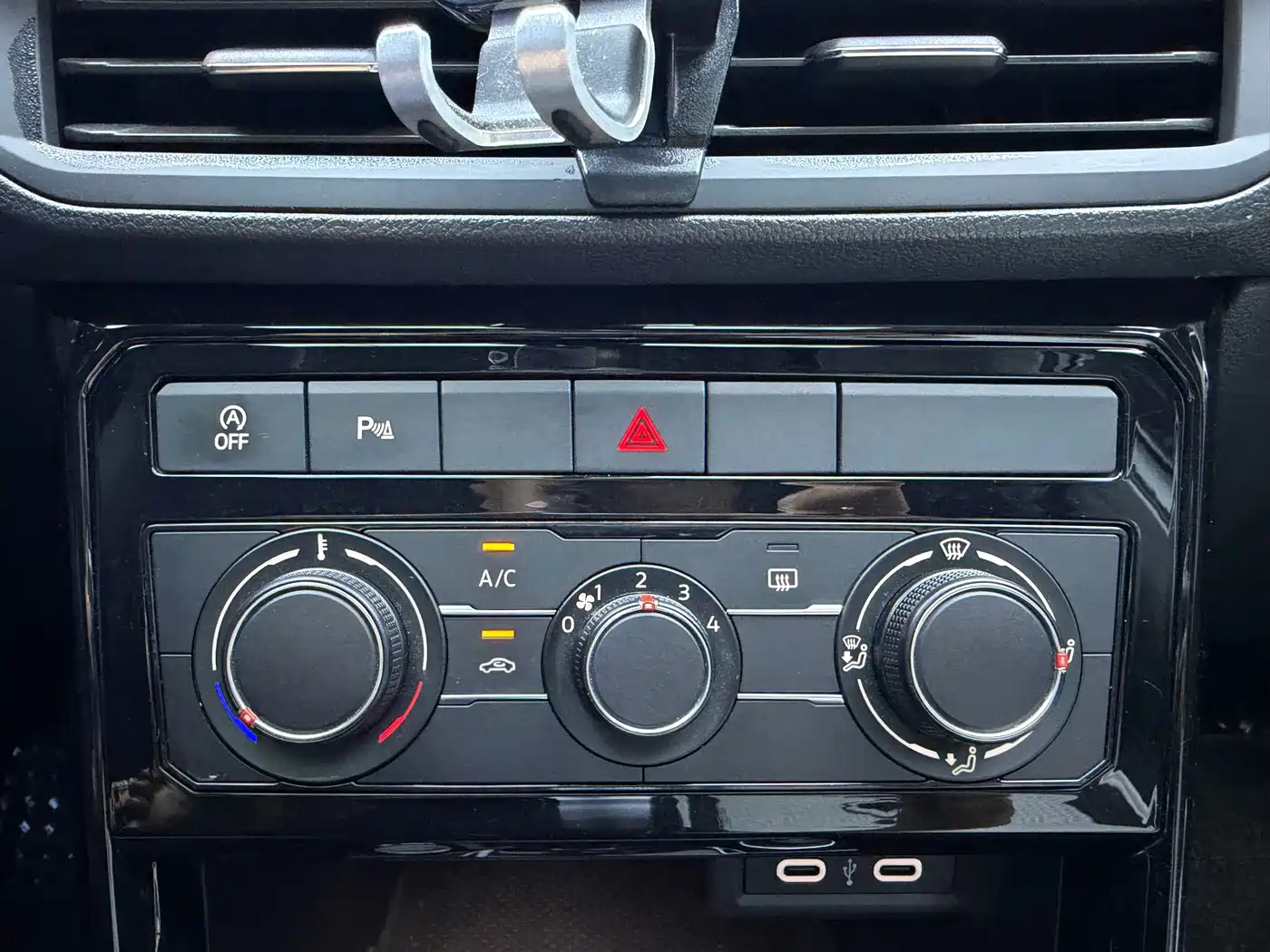 Volkswagen Tacqua 2022 2021 1.5L Automatic Smart Connect Edition