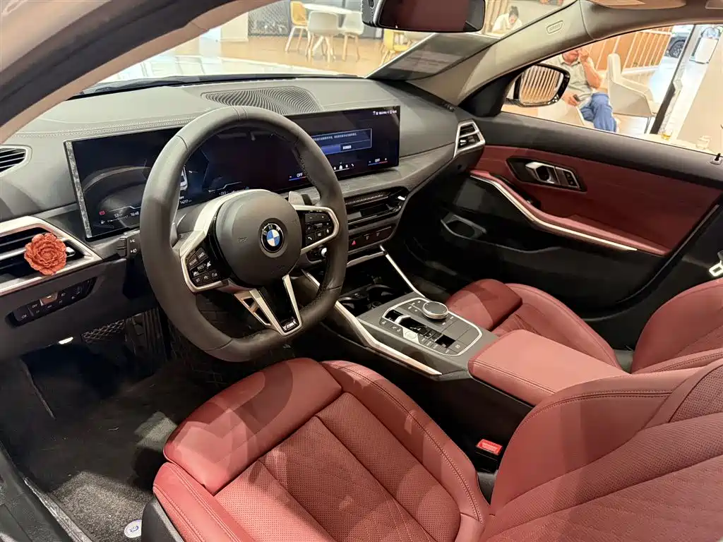 BMW 3 Series 2025 325Li M Sport Package фото 7