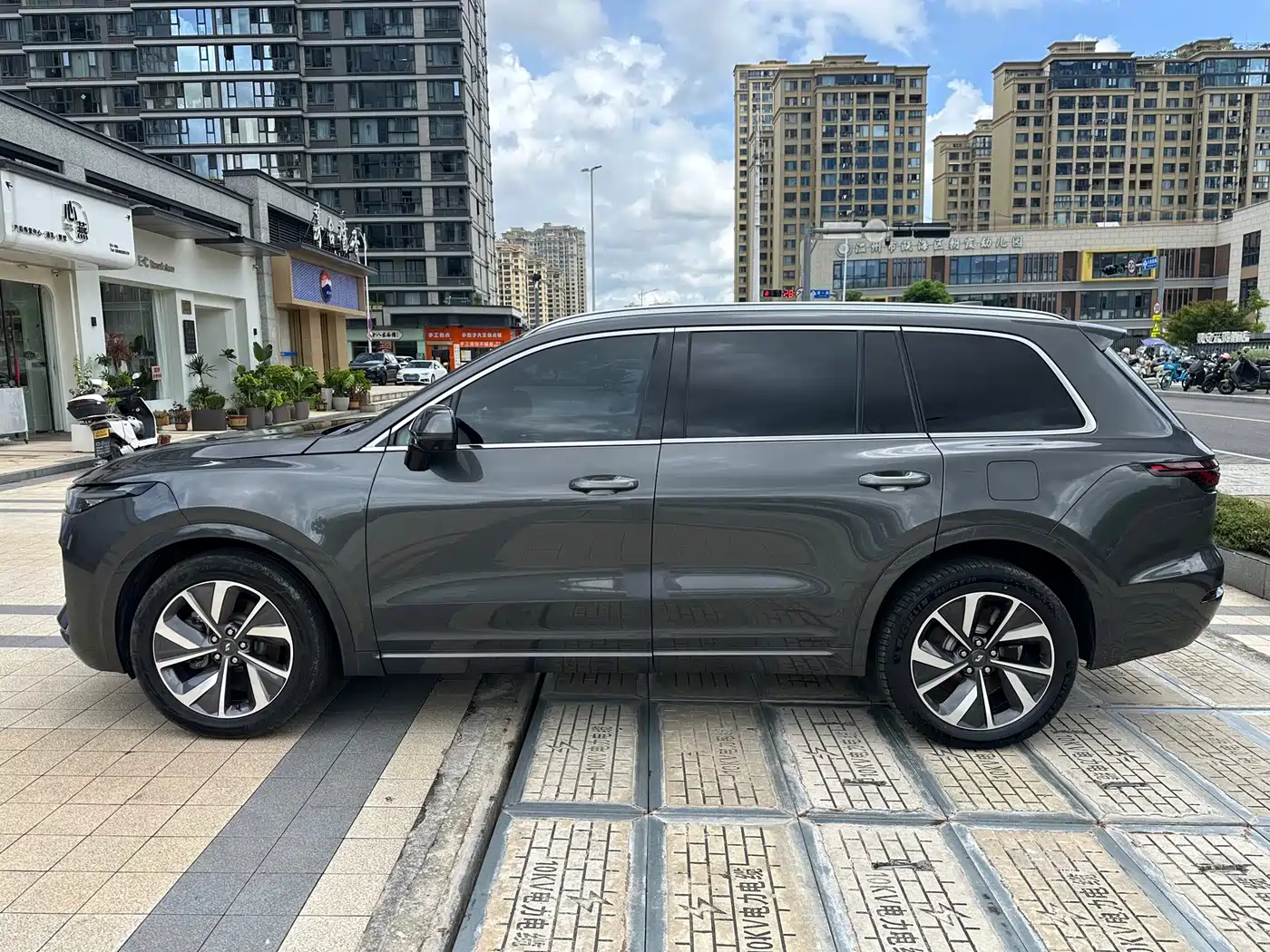 Li Auto Li ONE 2023 2021 Extended Range 6-Seater