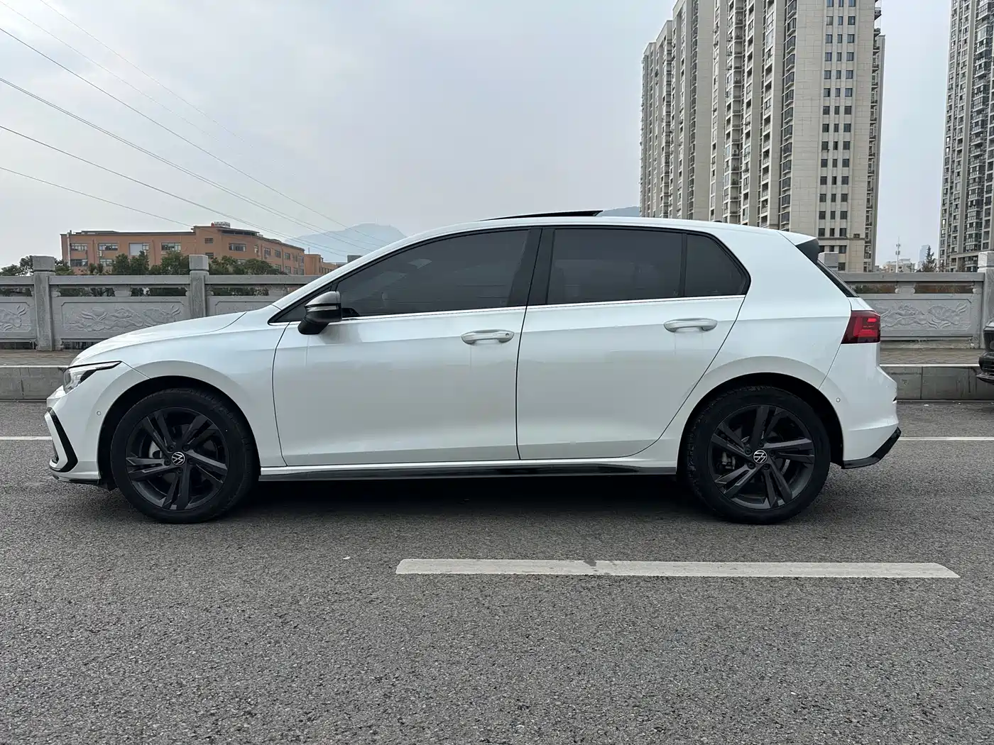 Volkswagen Golf 2023 Facelift 280TSI DSG R-Line Lite фото 3