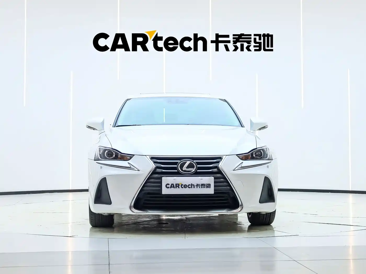 Фото 2 - Lexus IS