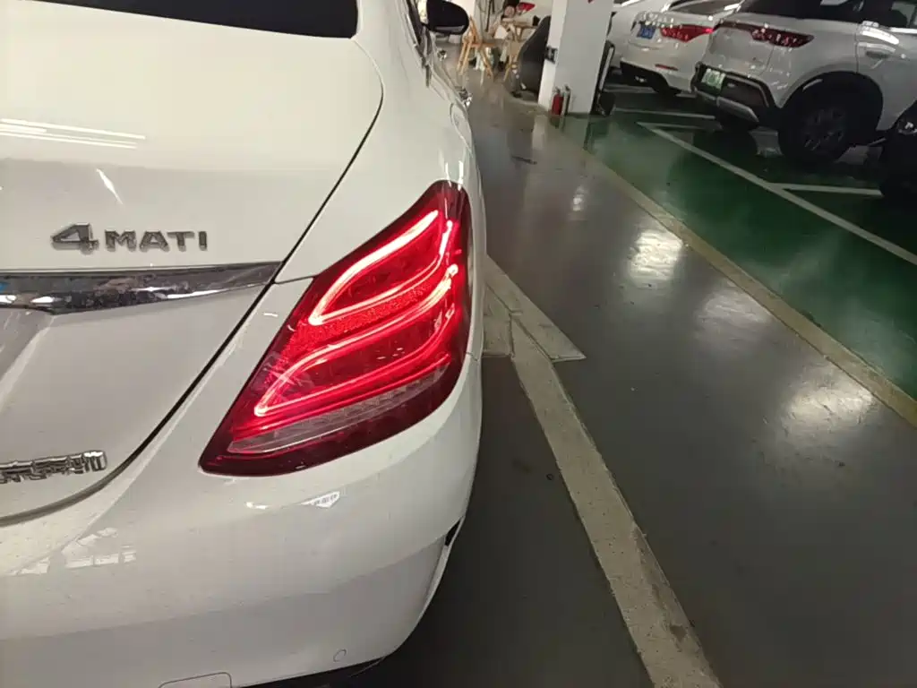 Photo 8 - Mercedes-Benz C-Class