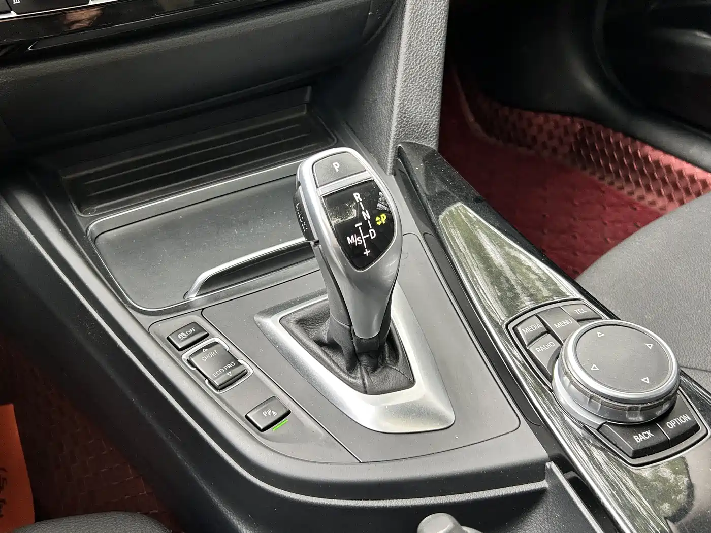 BMW 3 Series 2017 320Li M Sport фото 8