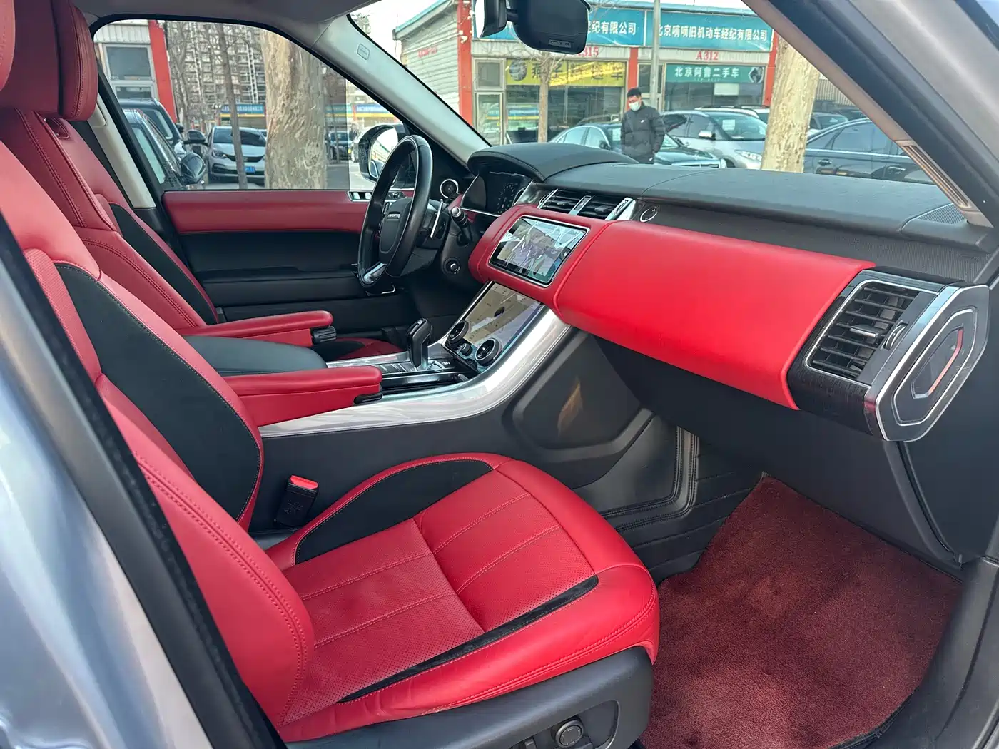 Land Rover Range Rover Sport 2022 3.0 L6 Gloss Black Edition фото 8