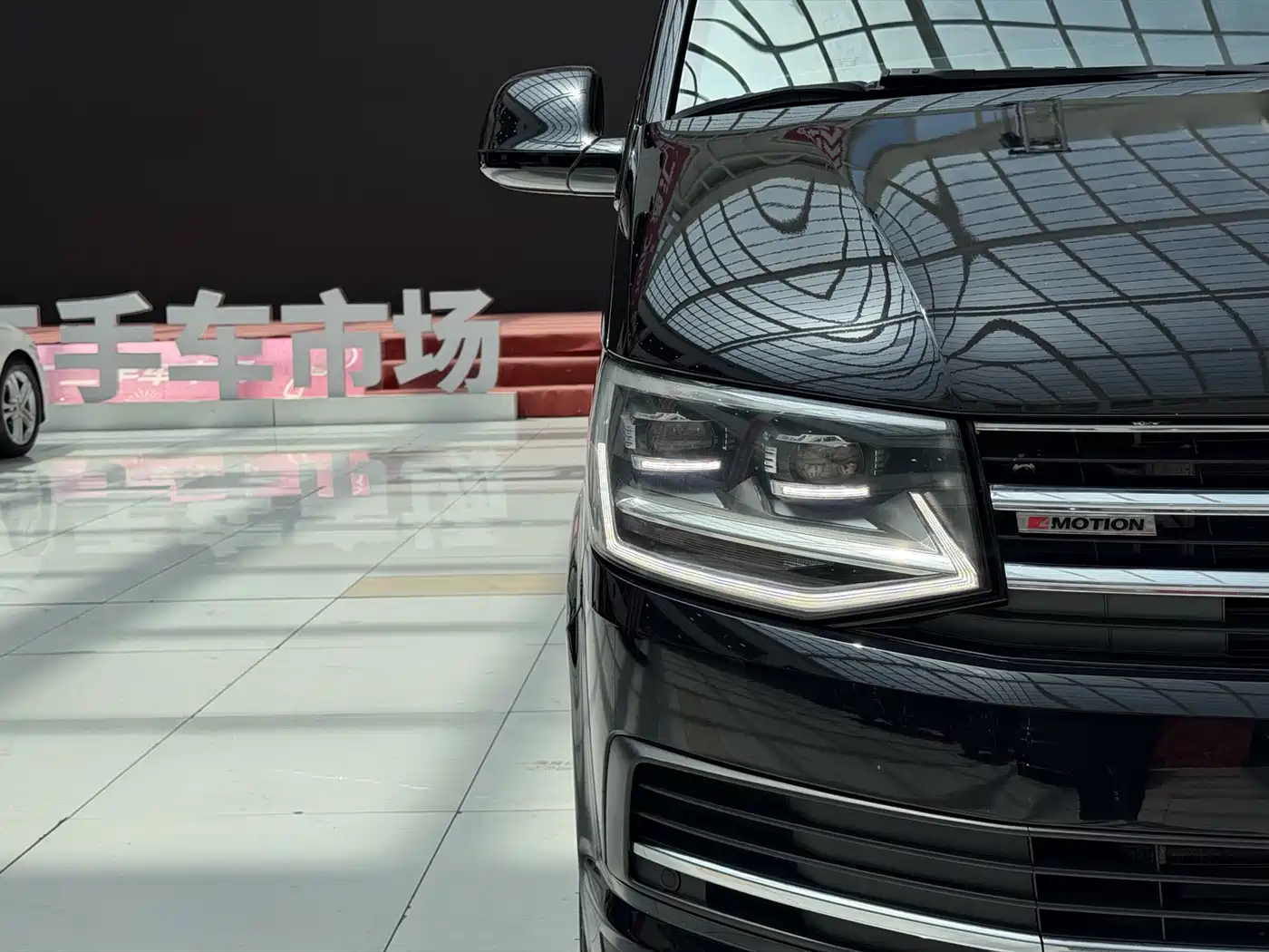 Volkswagen Multivan 2019 2019 2.0TSI 4WD Premium 7-seater