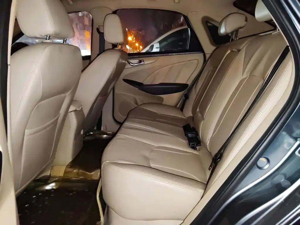 Chery Arrizo 7 2015 2015 1.6L Manual Zhixiang Edition