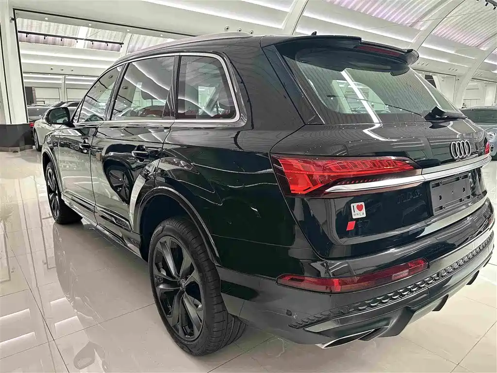 Audi Q7 2026 2025 55 TFSI quattro S line Sport