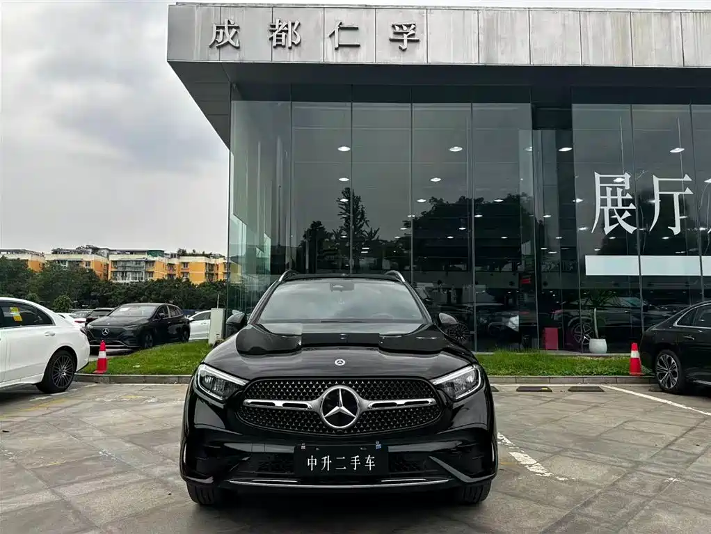 Mercedes-Benz GLC 2023 GLC 260 L 4MATIC Sport 5-seater фото 2