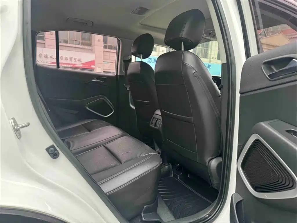 Hyundai Beijing Hyundai ix35 2018 2.0L Automatic 2WD Zhiyong·Enjoyment Edition фото 10