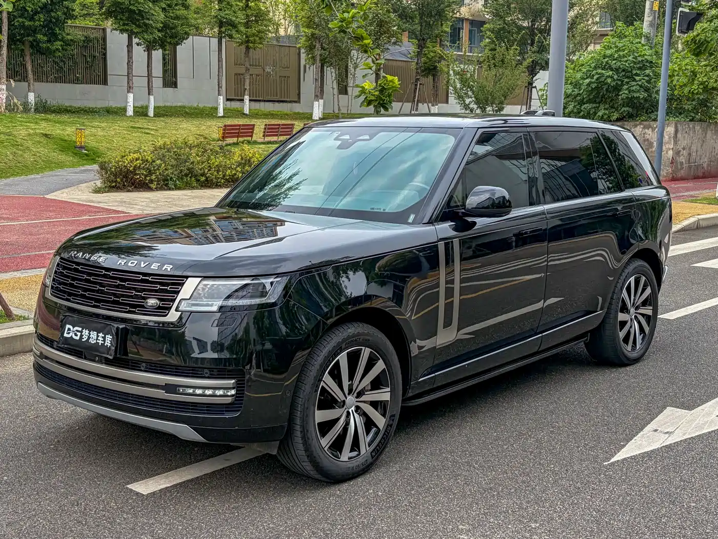 Land Rover Range Rover 2023 3.0 L6 400PS Golden Age 7-Seater Long Wheelbase
