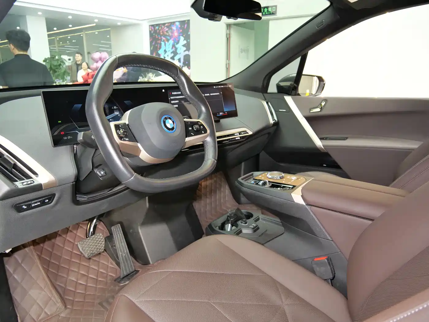 BMW iX 2022 xDrive40 фото 11