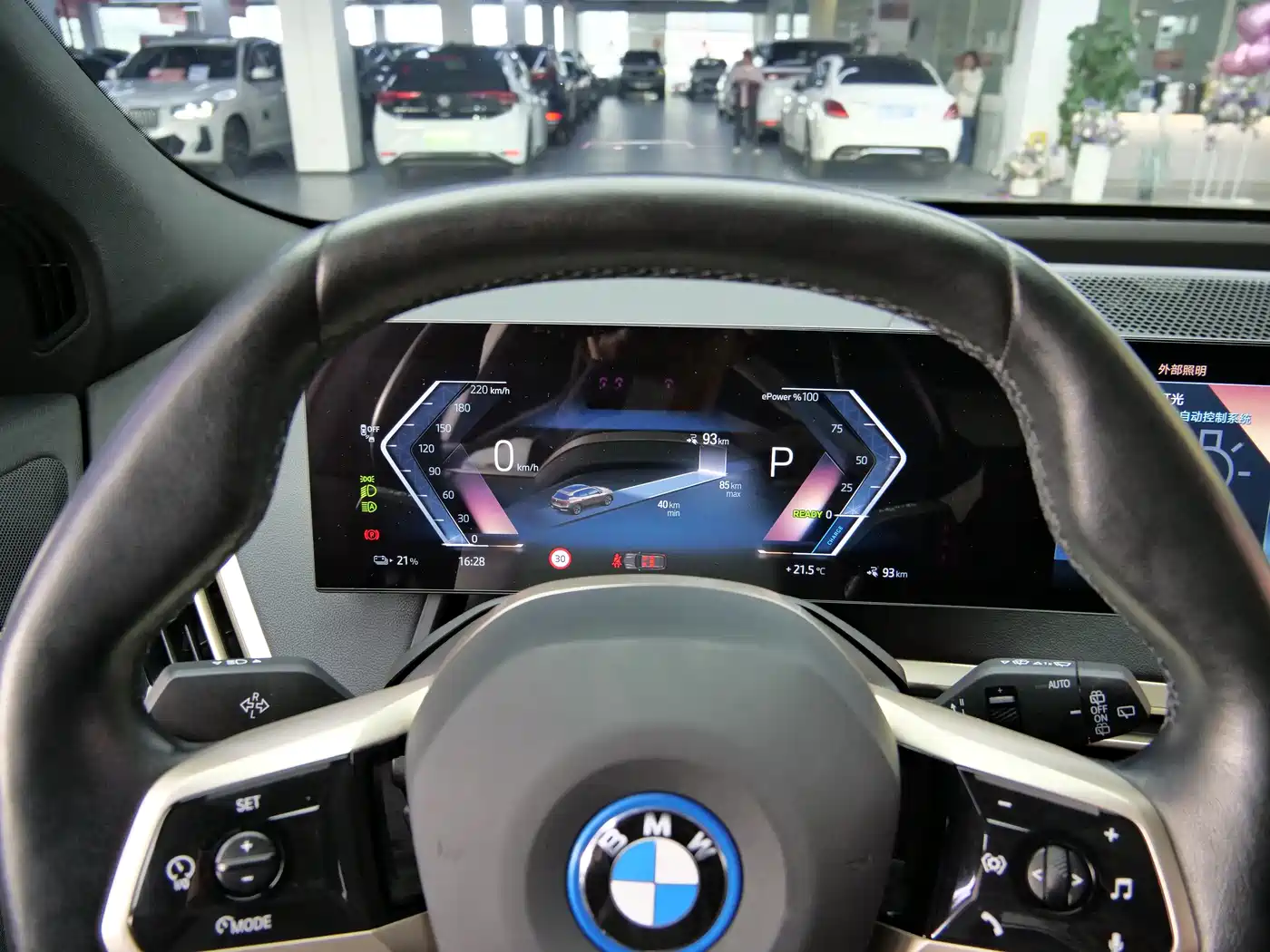 BMW iX 2022 xDrive40 фото 16