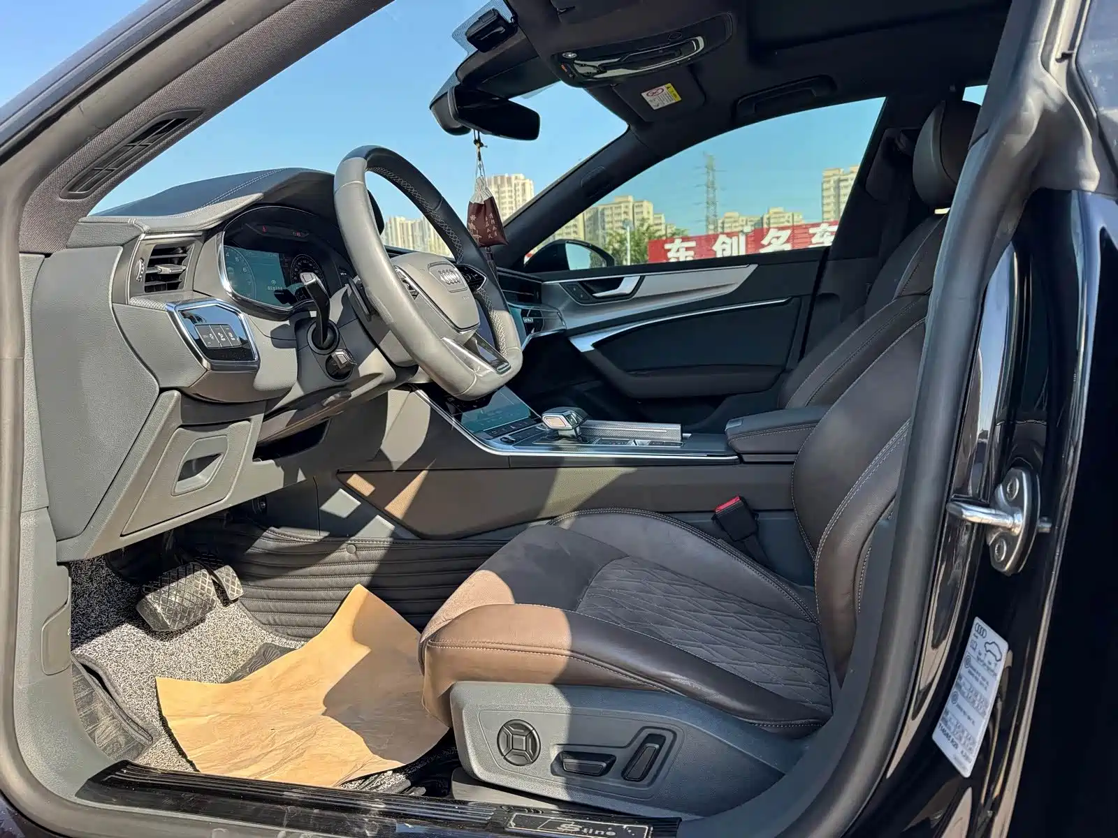 Photo 7 - Audi A7L