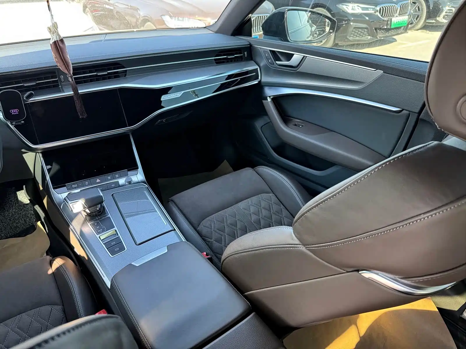 Photo 17 - Audi A7L
