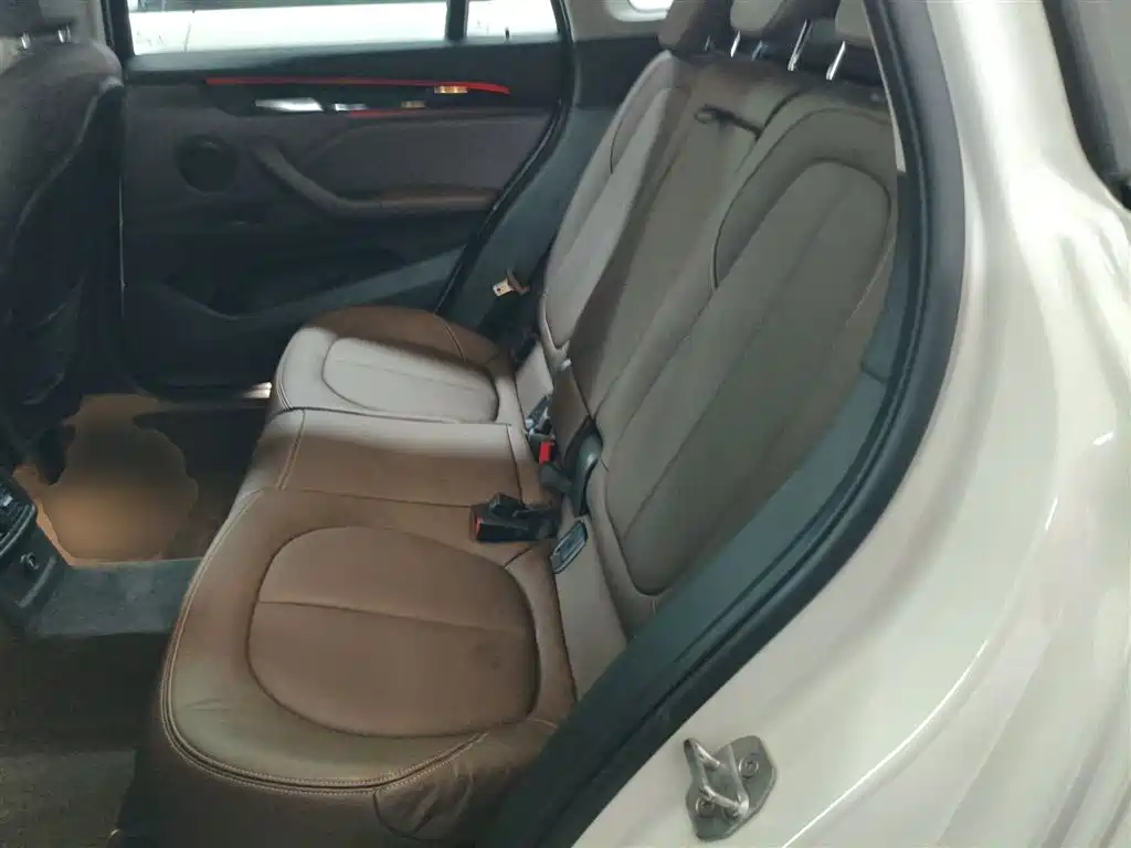 BMW X1 2018 sDrive18Li Premium Model фото 13