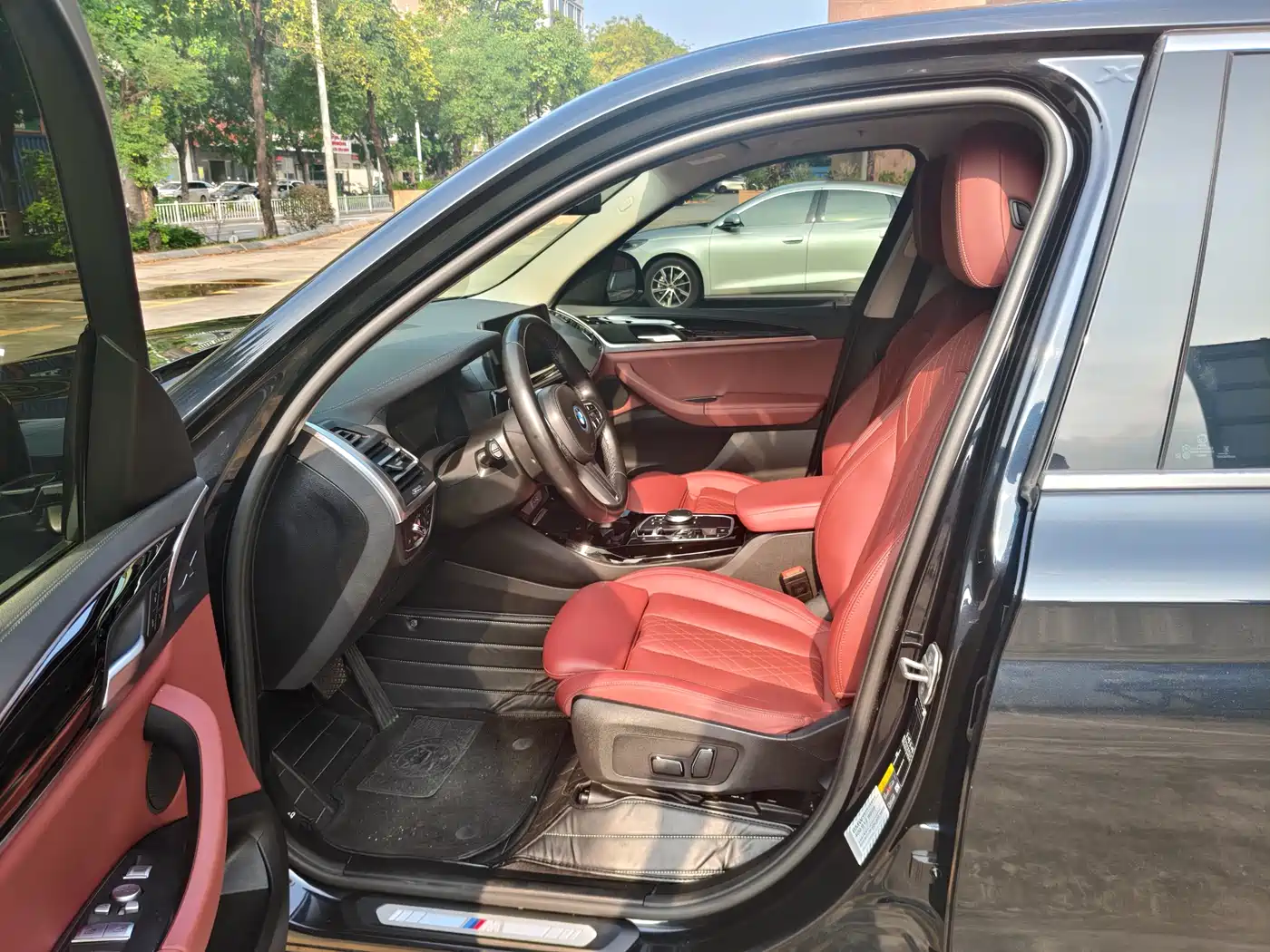 BMW iX3 2024 Leading Edition фото 10