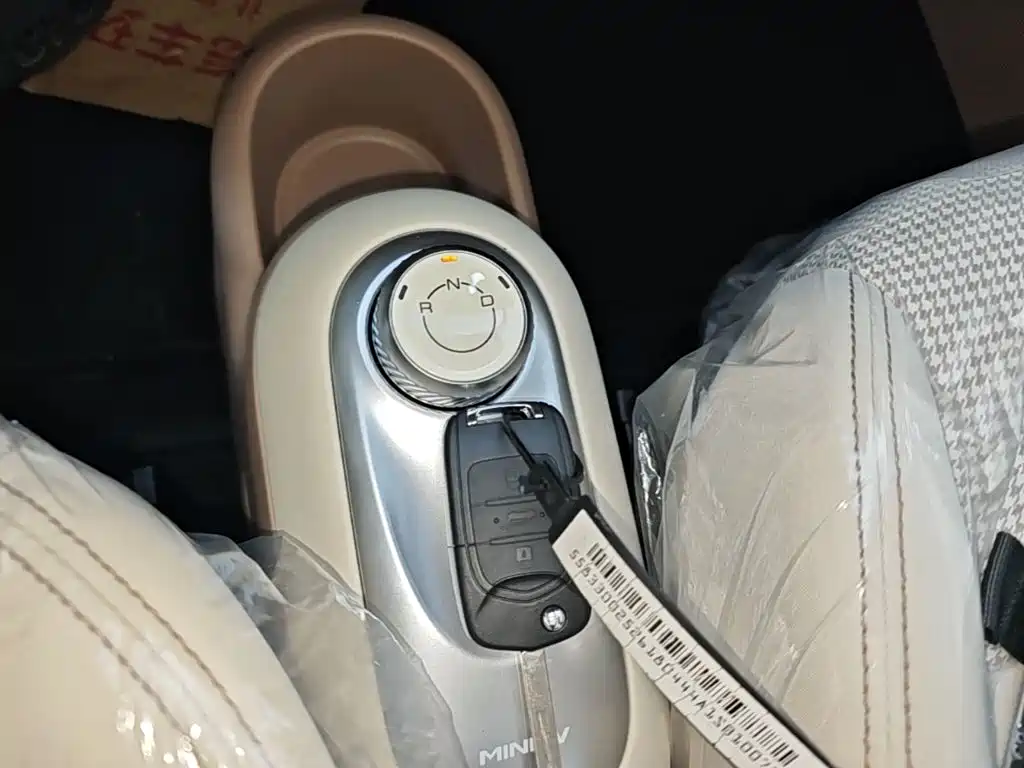 Wuling Motors Hongguang MINIEV 2026 2025 4-Door Advanced