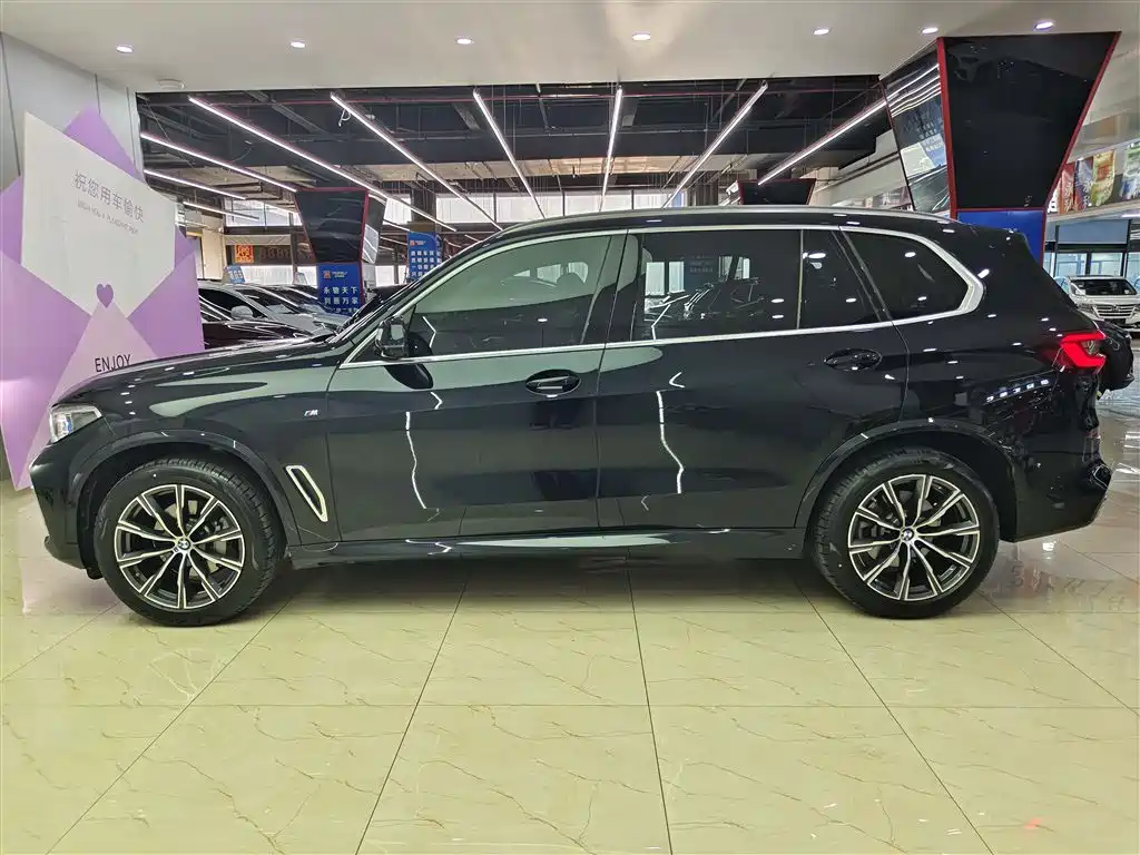 BMW X5 2022 xDrive 30Li Premium M Sport Package фото 7