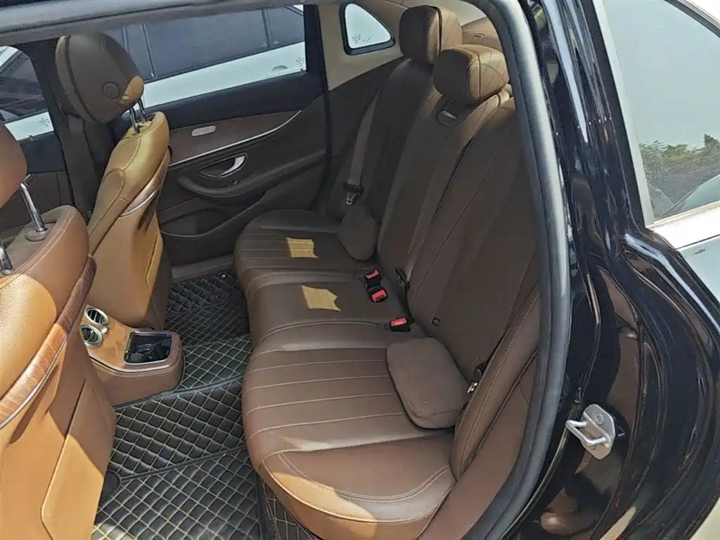 Mercedes-Benz E-Class New Energy 2021 E 350 e L Plug-in Hybrid Sedan фото 13