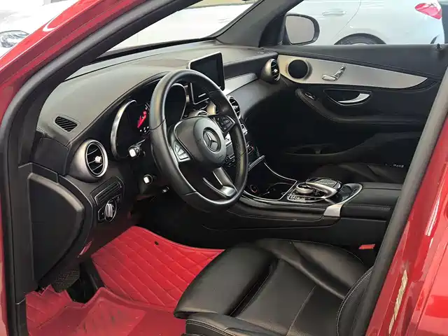 Mercedes-Benz GLC 2017 GLC 200 4MATIC — фото 4
