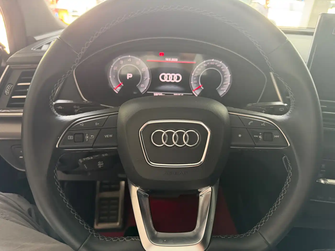 Audi Q5L 2024 Model 40 TFSI Luxury Dynamic фото 8