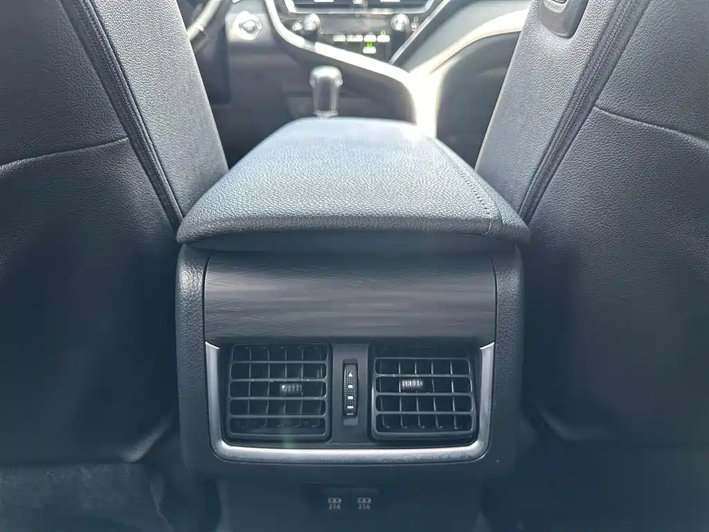 Toyota Camry 2021 2.0G Luxury Edition фото 16