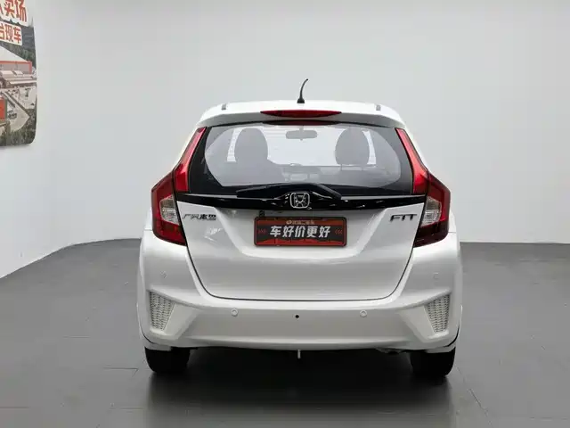 Honda Fit 2016 1.5L LXS CVT Comfort Sunroof Edition — фото 4
