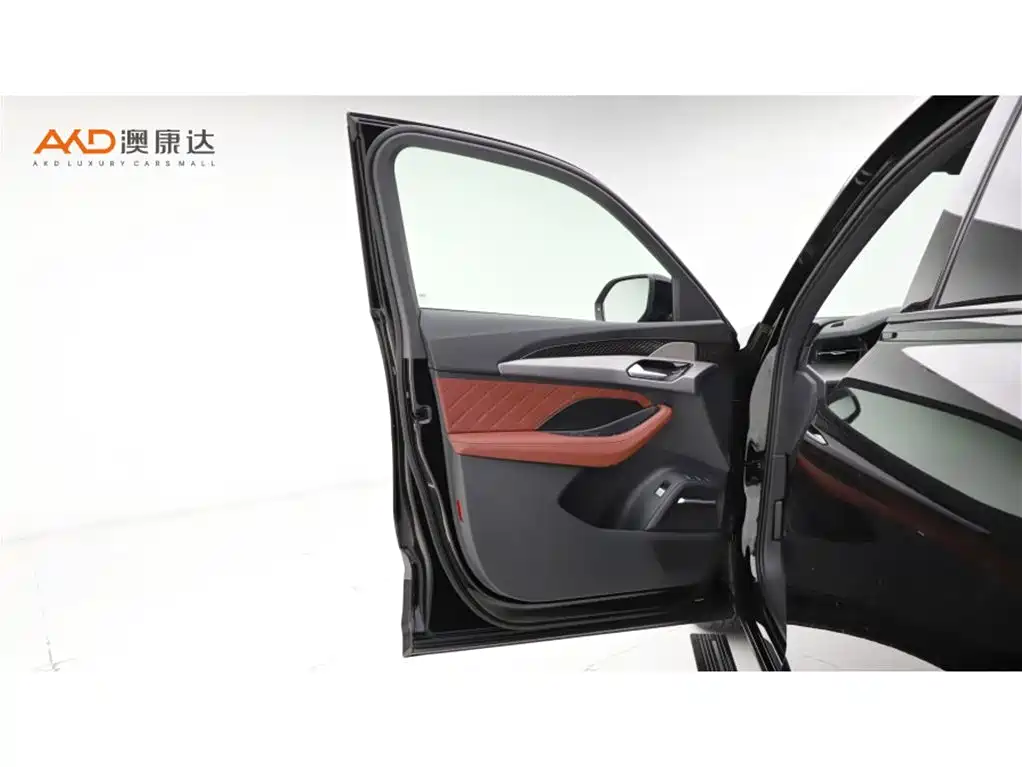 Audi Q6 2024 45 TFSI quattro Black Warrior Edition 6-seater фото 11