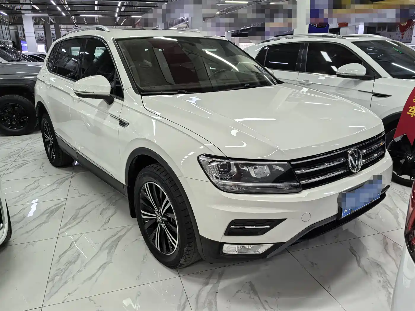 Volkswagen Tiguan L 2019 330TSI Automatic 2WD Panorama Comfort Edition China VI фото 3