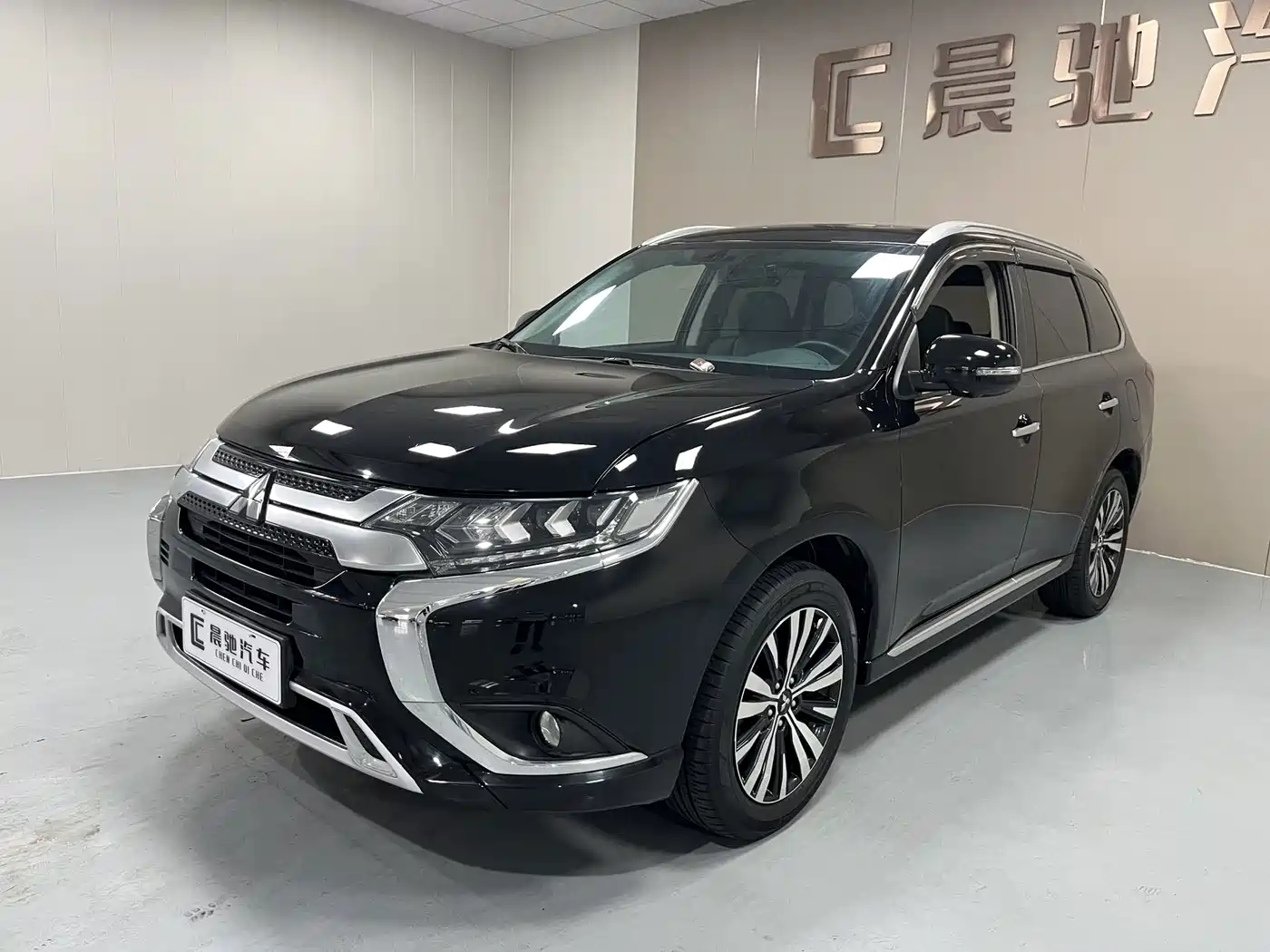 Mitsubishi Outlander 2022 2021 2.4L 4WD Deluxe Edition 7-Seater