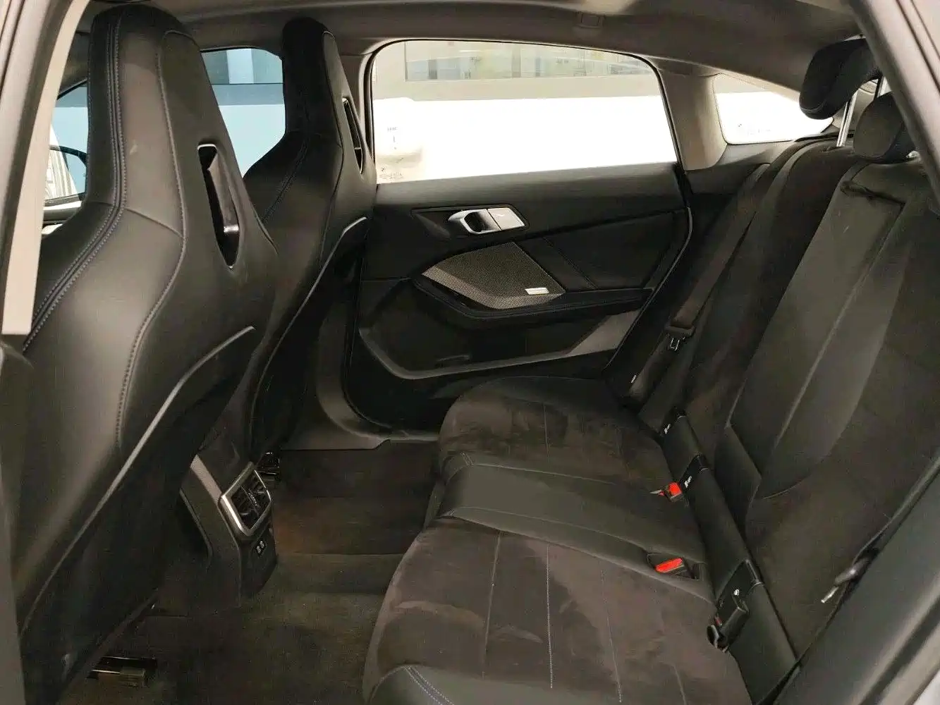 BMW 2 Series 2025 225L M Sport Moonlight Package фото 5