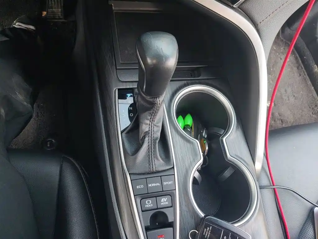 Toyota Camry 2021 Hybrid 2.5HGVP Leading Edition фото 10