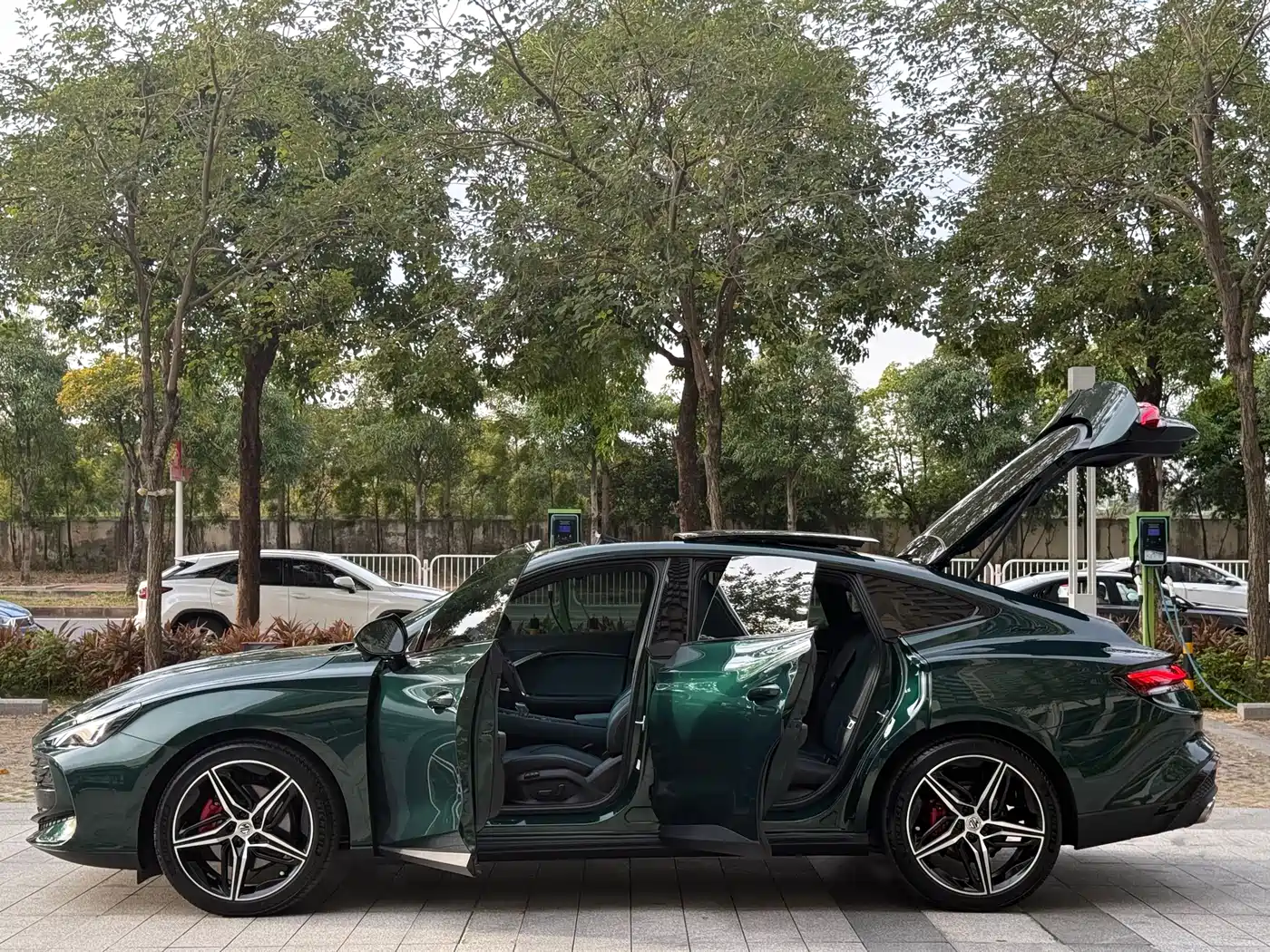 MG MG7