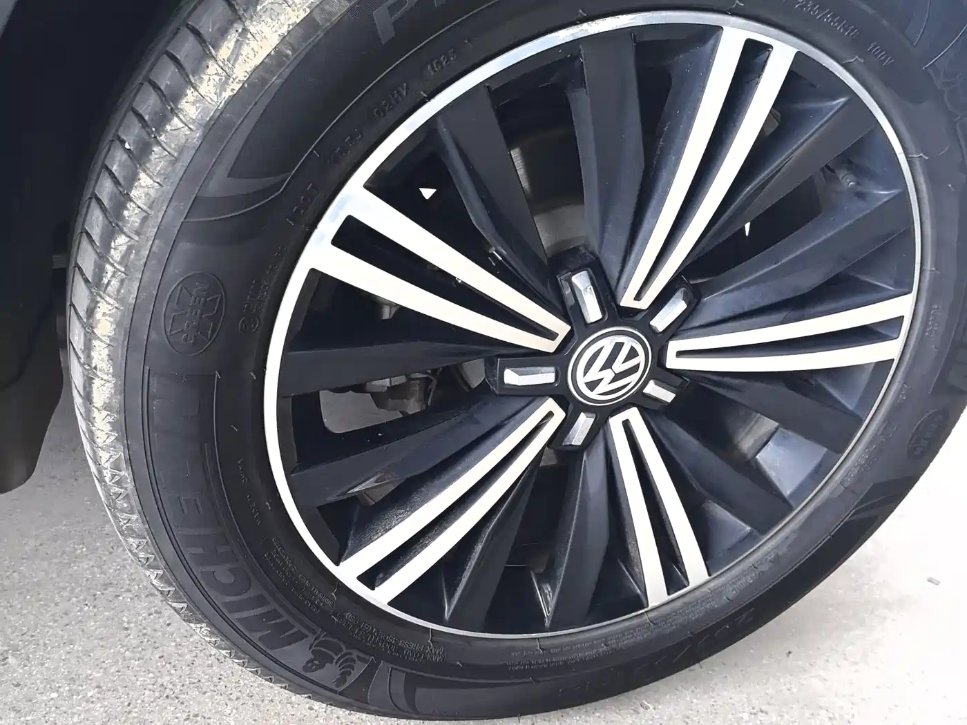 Volkswagen Tiguan L 2019 330TSI Automatic 2WD Panorama Comfort Edition China VI фото 12