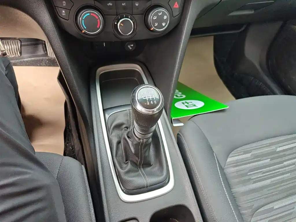 Chevrolet Monza 2019 320T Manual Joy Edition China VI фото 14
