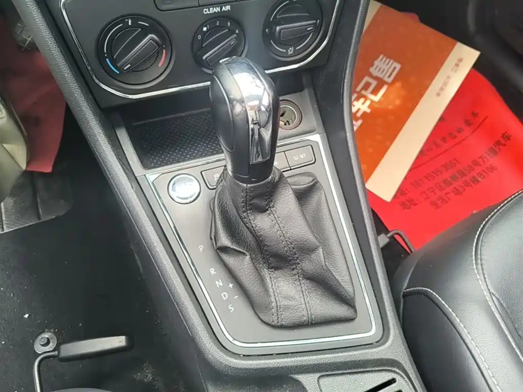 Volkswagen Lavida 2017 1.6L Automatic Comfort Edition фото 14