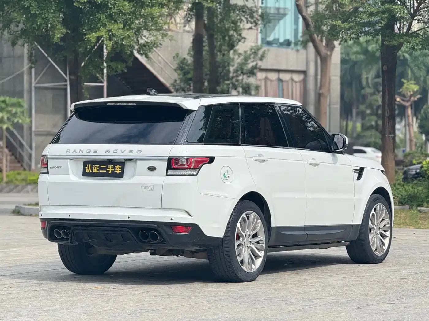 Land Rover Range Rover Sport 2016 Model 2.0 GTDi HSE фото 19